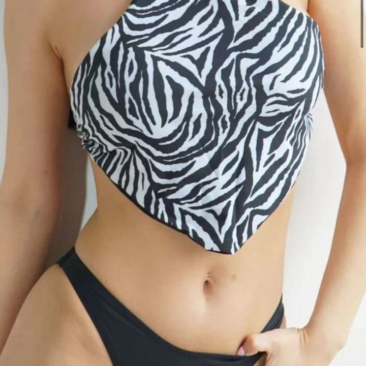 Damen Triangel-Bikini mit modischem Halterneck und eleganter Schnürung Echo Archiv