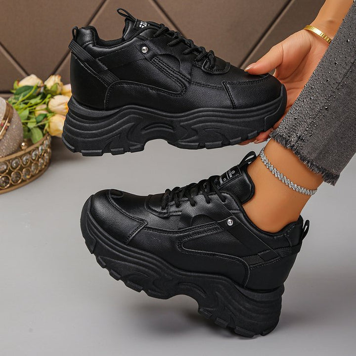 Damen Chunky‑Plateau‑Sneaker mit skulpturierter Profilsohle und gepolstertem Schaft Echoarchiv