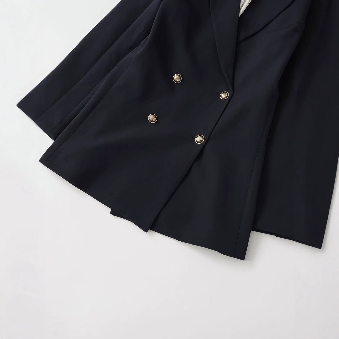Damen Doppelreihiger Longblazer mit markanten Goldknöpfen und strukturierter Schulter Echo Archiv