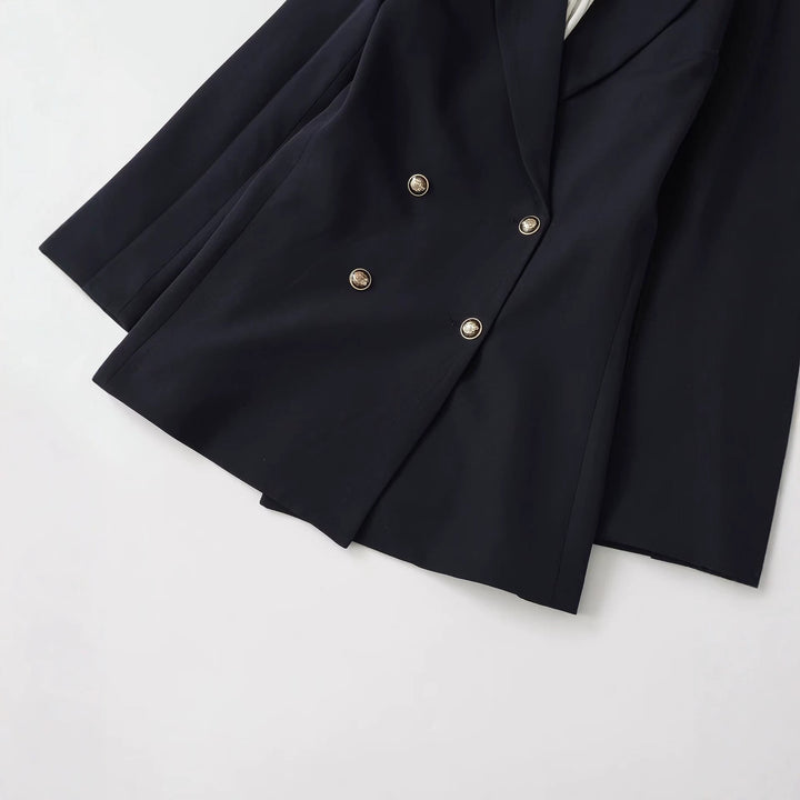 Damen Doppelreihiger Longblazer mit markanten Goldknöpfen und strukturierter Schulter Echo Archiv