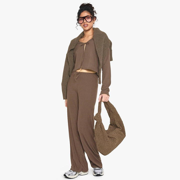 Damen bequemer Strickanzug mit cropped Jacke und weitem Hosenbein Echo Archiv