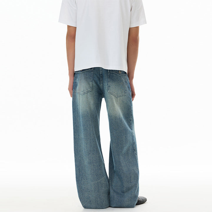 Herren Ultraweit geschnittene Denim-Baggy-Jeans mit markanten Whisker-Akzenten und bodenlangem Saum Echo Archiv