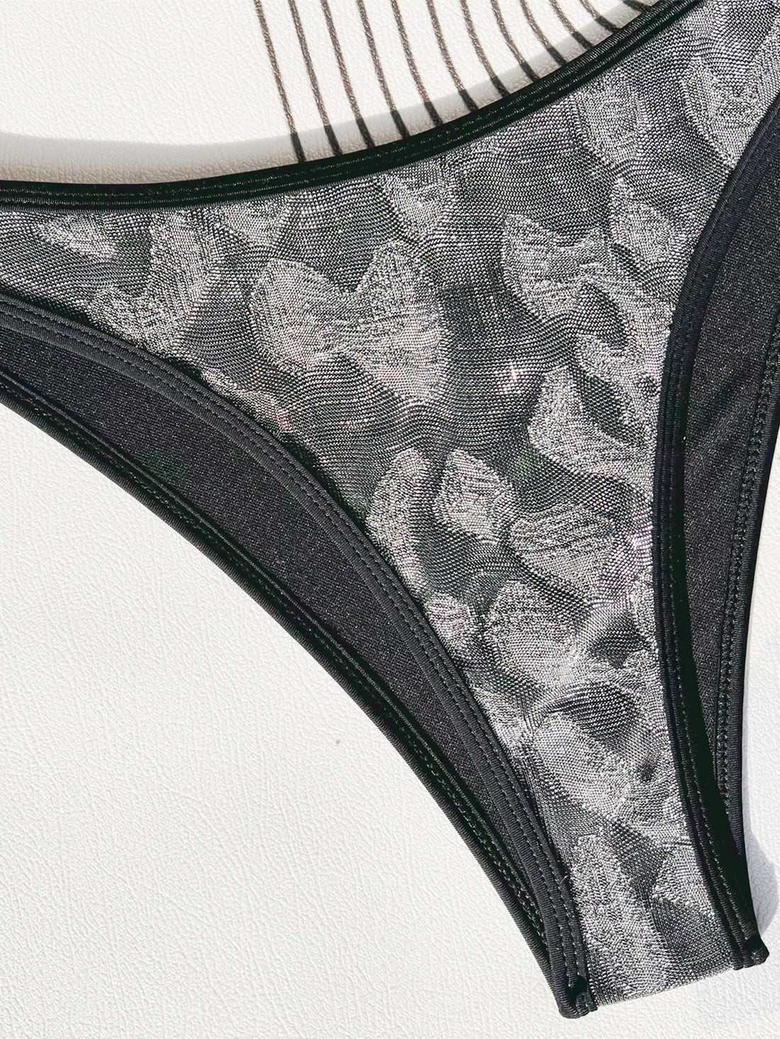 Damen Triangel-Bikini mit stilvollen Metallic-Details – Maréssa