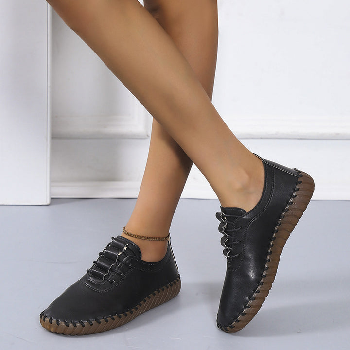 Damen handgenähter Komfort-Sneaker mit elastischer Schnürung und profilierter Kautschuksohle Echo Archiv