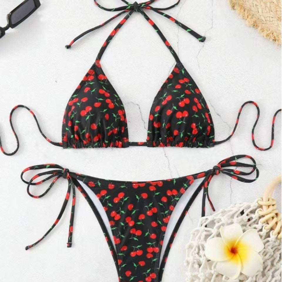 Damen Triangel-Bikini mit verspieltem Kirschmuster Echo Archiv