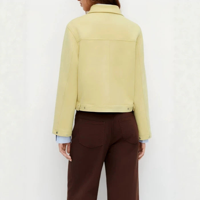 Damen Kurzjacke mit Reißverschluss, Hemdkragen und Pattentaschen – Célinea