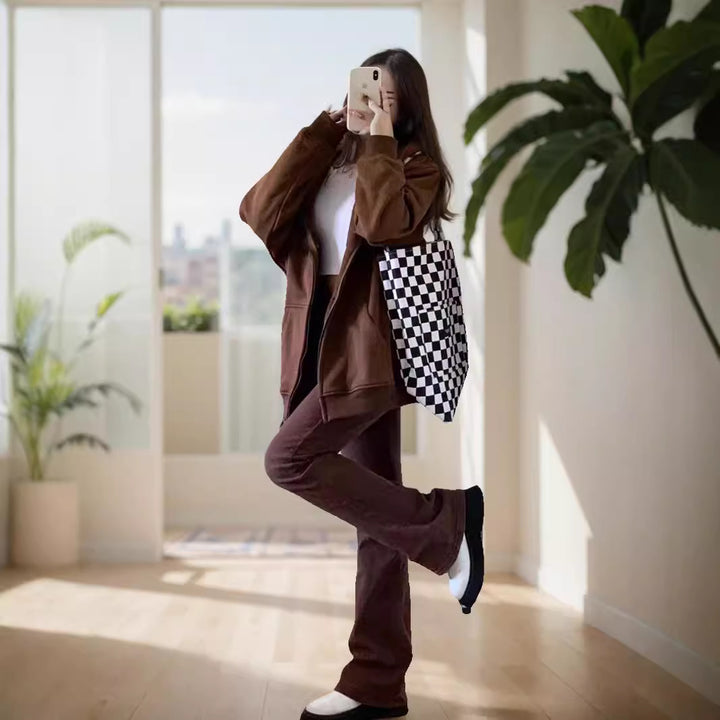 Damen extrabreite Zip-Kapuzenjacke mit weichem Fleecefutter, Kängurutaschen und gerippten Bündchen – Célinea