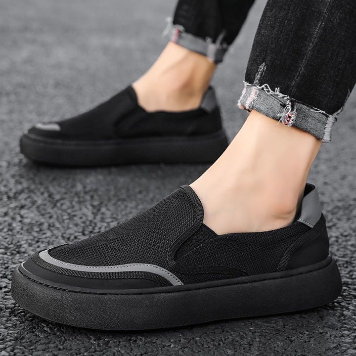 Herren Minimalistischer Strick-Slip-On mit reflektierenden Details und Komfortplateau Echoarhiv