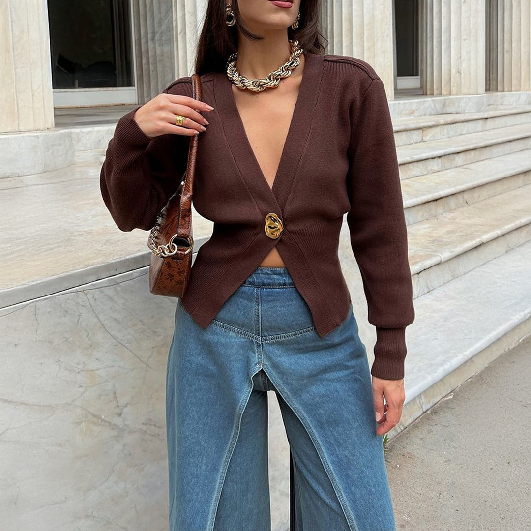 Damen taillierter Kurzcardigan mit tiefem V-Ausschnitt und dekorativem Zierknopf – Veloura