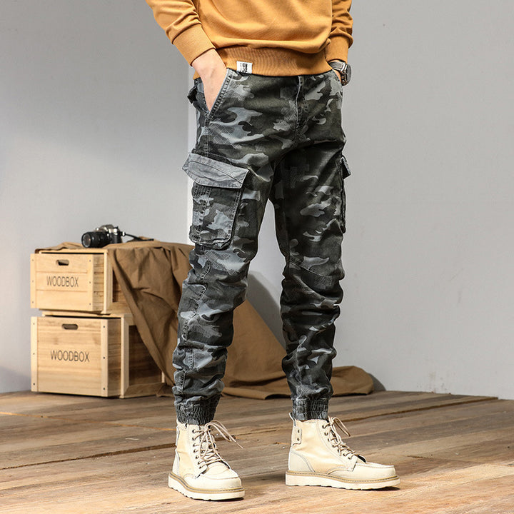 Herren Cargo-Hose mit Camouflage-Muster und praktischen Taschen Echoarchiv