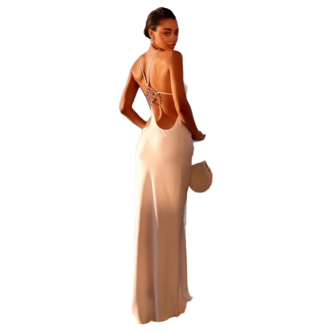 Damen elegantes Maxikleid mit raffiniertem Rückenausschnitt und schimmerndem Material Echo Archiv