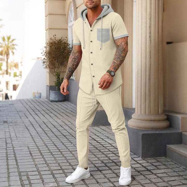 Herren Freizeit Outfit mit Kurzarm-Hemd und lässiger Hose mit Kapuze Echoarchiv
