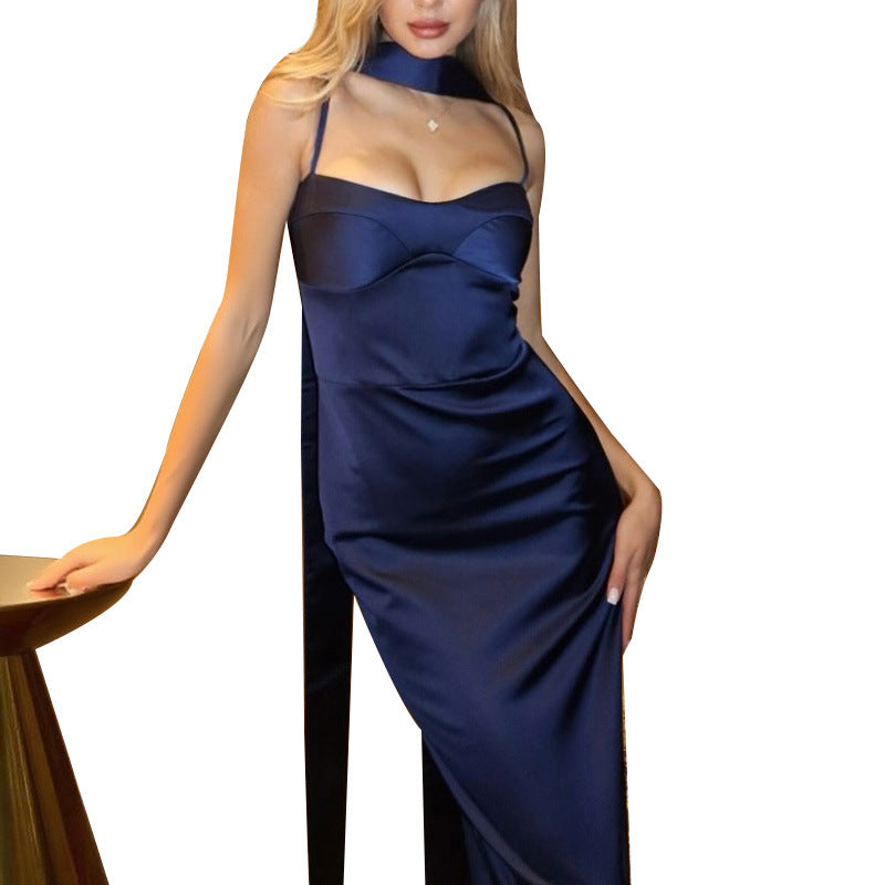 Damen Elegantes Maxikleid mit schmalem Schnitt und raffinierten Trägerdetails Echo Archiv