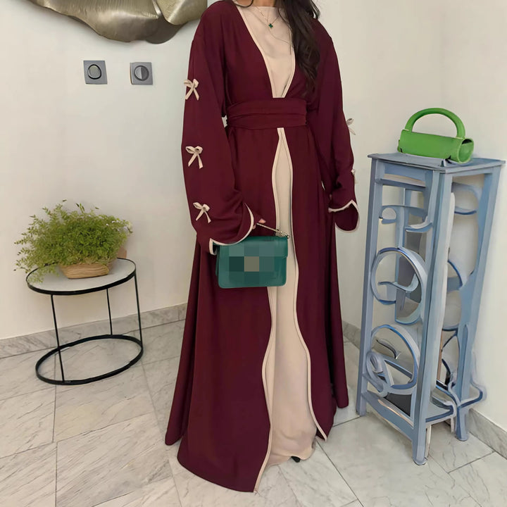 Damen nan elegante Abaya-Kaftan mit weitem Trompetenärmel, kontrastierender Passe und Wickelgürtel Echo Archiv
