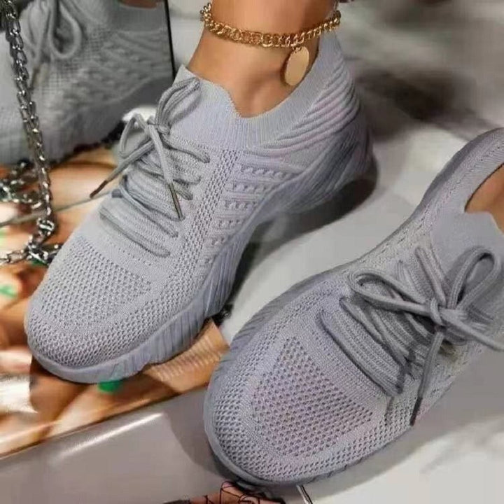 Damen  leichte Strick-Sneaker mit sockenähnlichem Obermaterial, gepolsterter Komfortsohle und flexibler Profil-Laufsohle Echo Archiv