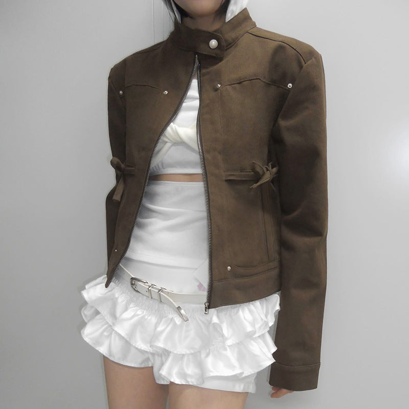Damen nan taillierte Kurzjacke mit Stehkragen, Epauletten, Taillenriegeln und durchgehendem Reißverschluss Echo Archiv