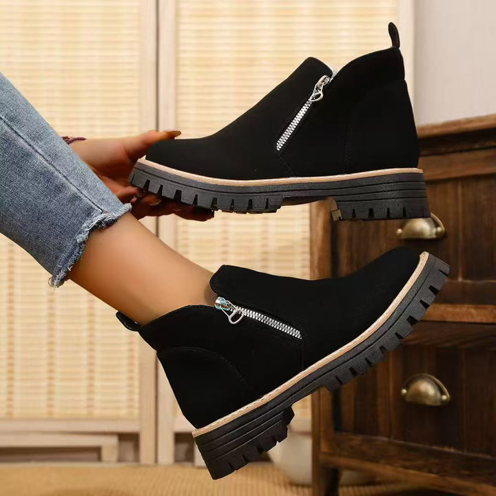 Damen Warme Chelsea-inspirierte Stiefelette mit seitlichem Reißverschluss und grober Profilsohle – Varelle