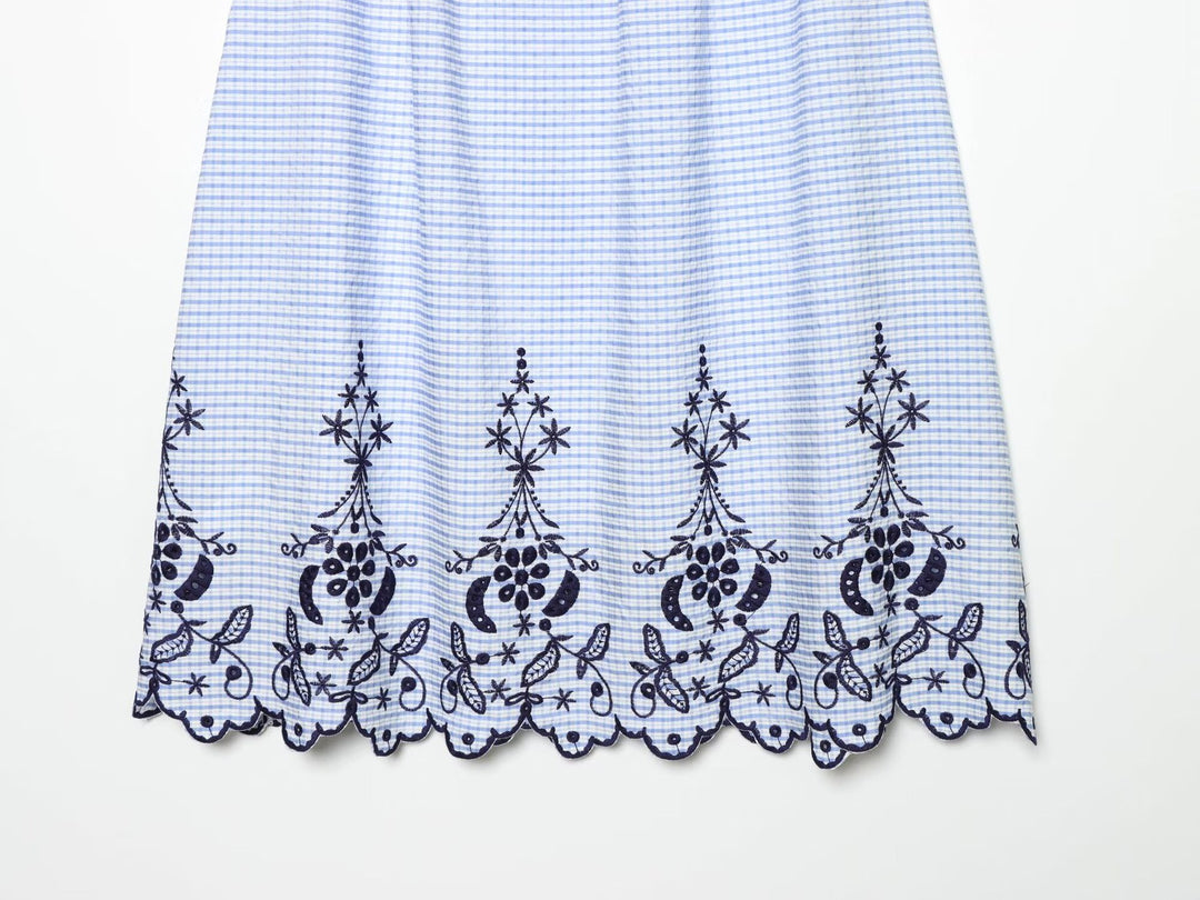 Damen Ärmelloses Maxikleid mit Smokoberteil und floraler Stickerei am Saum Echo Archiv