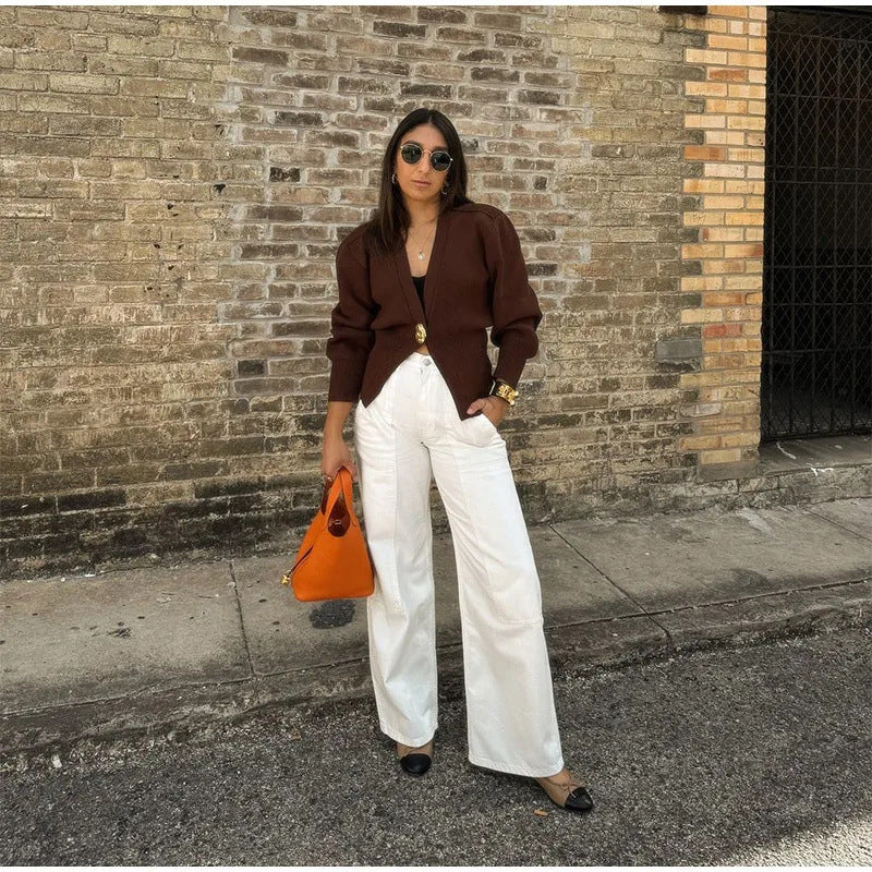 Damen 500+ Cropped‑Cardigan mit Taillenraffung, tiefem V‑Ausschnitt und großem Zierknopf Echo Archiv