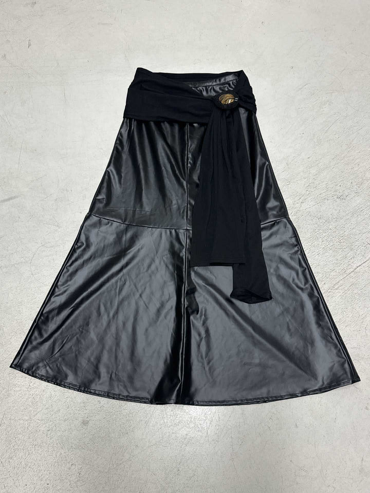 Damen eleganter Satin-Abendrock mit raffinierten Rüschen und Spitzenakzenten Echo Archiv