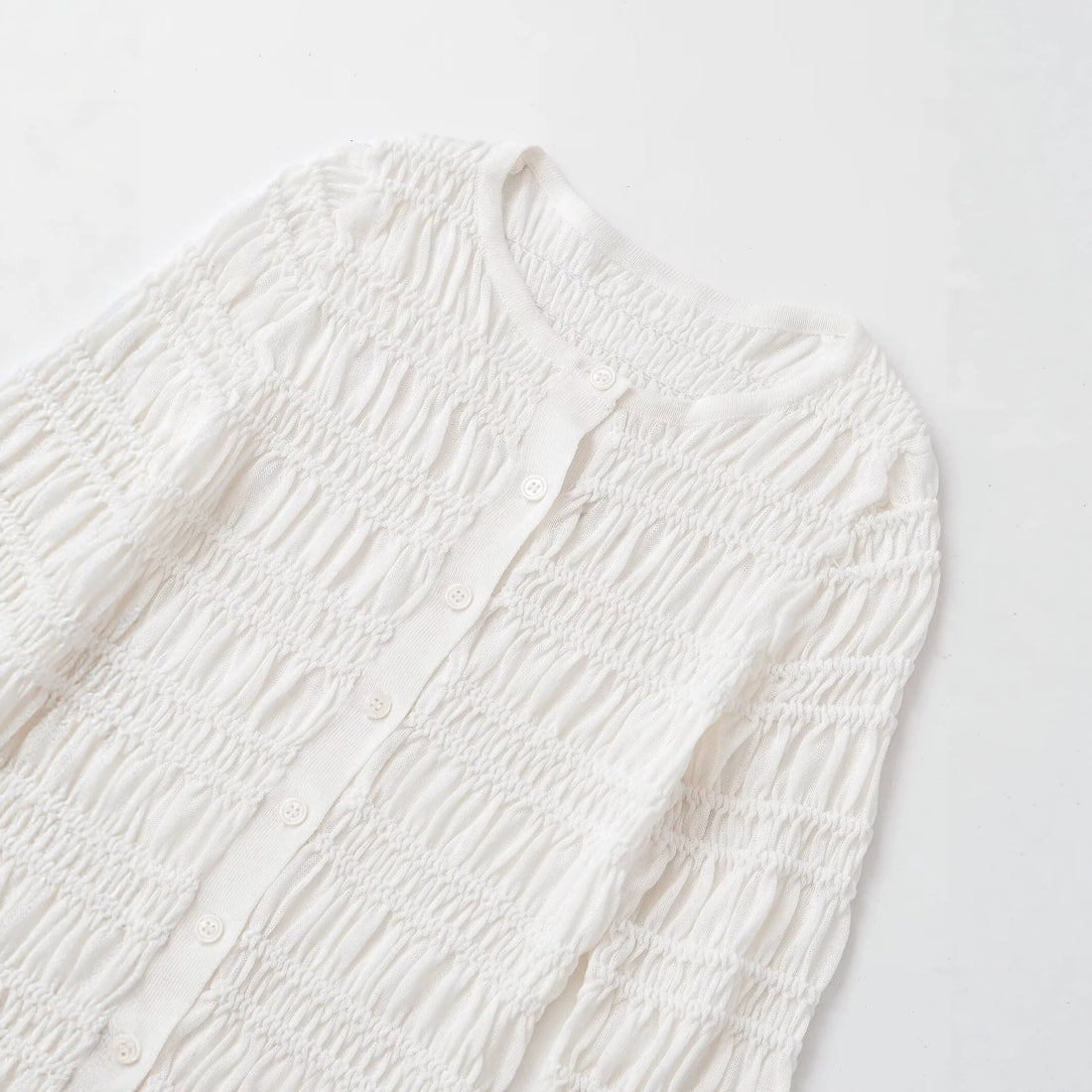 Damen Gesmoktes Feinstrick-Cardigan mit Rüschenabschluss und Knopfleiste Echo Archiv