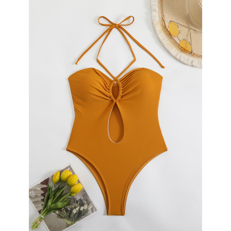Damen Einteiliger Badeanzug mit modischem Cut-Out-Design und trägerlosem Oberteil Echo Archiv