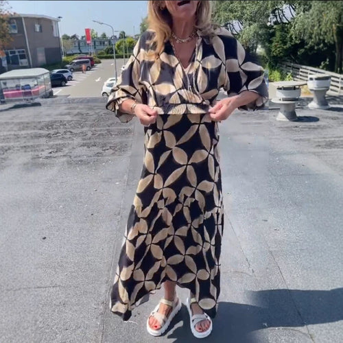 Damen nan Maxikleid mit geometrischem Alloverprint, smockierter Taille und Volantstufen Echo Archiv