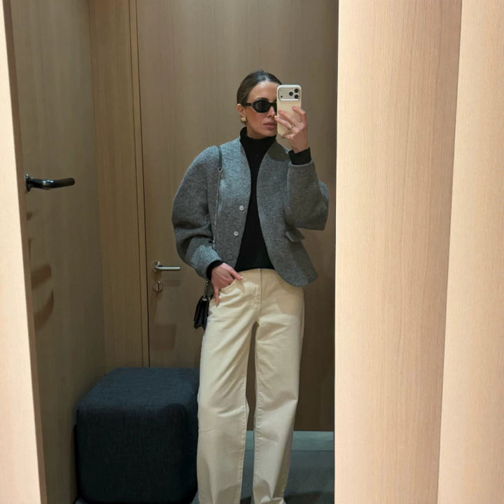 Damen Kurze Wolljacke mit Ballonärmeln und kastiger Silhouette Echoarchiv