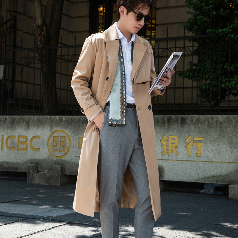 Herren Taillierter Trenchcoat aus wasserabweisendem Twill mit doppelreihiger Knopfleiste Echoarchiv