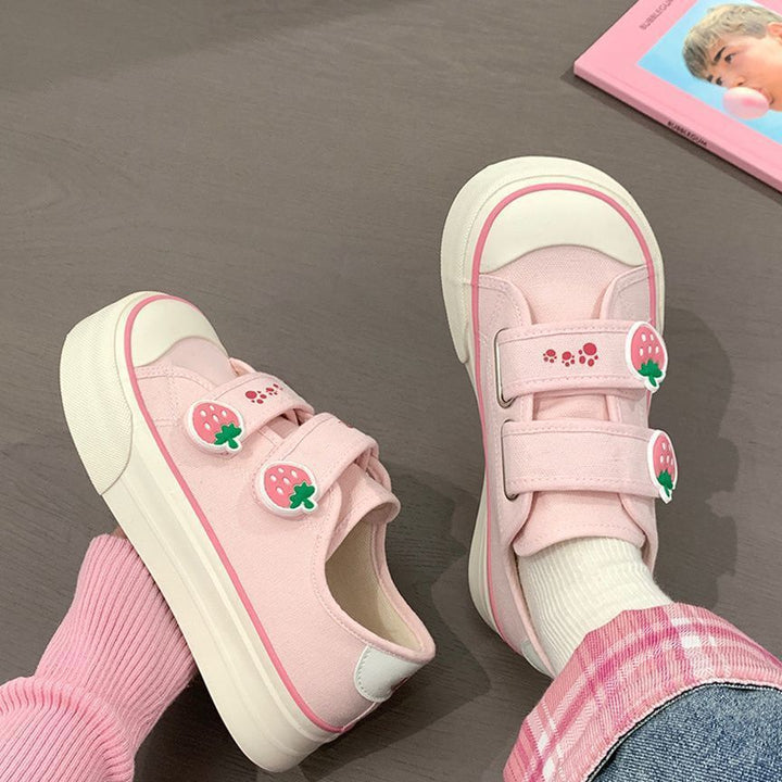 Damen Freizeit-Sneaker mit niedlichen Erdbeer-Applikationen und praktischem Klettverschluss Echo Archiv