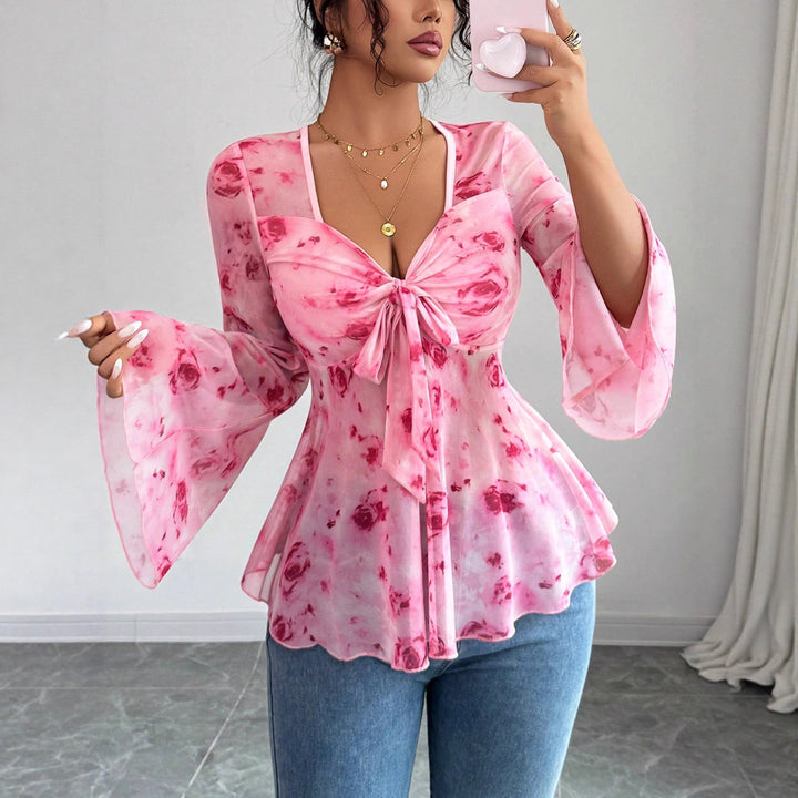 Damen Chiffonbluse mit Bindeknoten, V‑Ausschnitt und ausgestellten Glockenärmeln – Avérine