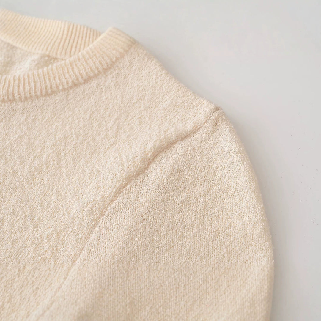 Damen Feinstrickpullover mit Spitzenbesatz und Bogenkante Echoarchiv