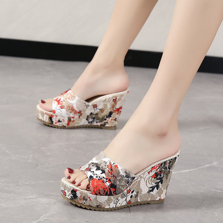 Damen nan Keilabsatzpantolette mit floralem Jacquardstoff und Plateau Echo Archiv