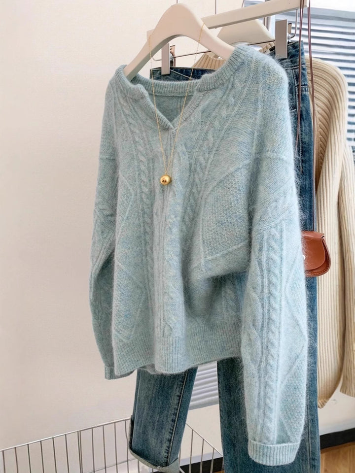 Damen Oversize Mohair-Optik Zopfmusterpullover mit V‑Ausschnitt und überschnittener Schulter Echoarchiv