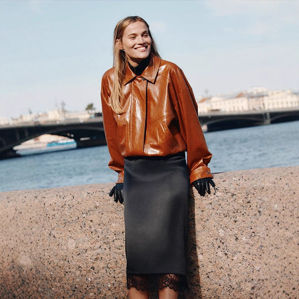 Damen Kurzblouson aus veganem Glattleder mit Boxy‑Silhouette und verdeckter Druckknopfleiste Echoarchiv