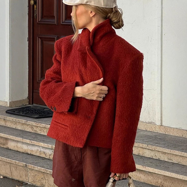 Damen Kurzboxy Kunstpelz‑Jacke mit breitem Revers und strukturierter Felloptik Echoarchiv