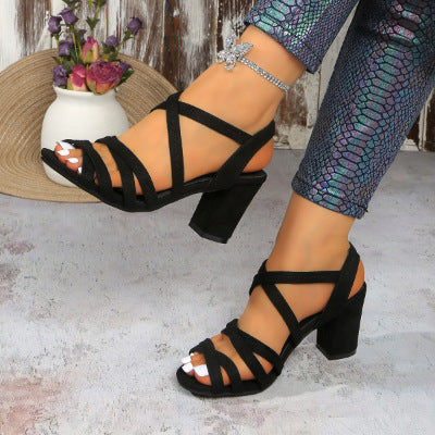 Damen elegante Blockabsatzsandalen mit gekreuzten Riemen Echoarchiv
