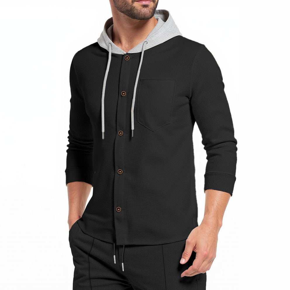 Herren modisches Kapuzenshirt mit Knopfleiste und praktischer Brusttasche Echoarchiv