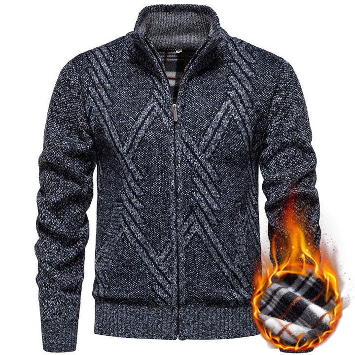Herren Strickjacke mit strukturiertem Zopfmuster und praktischen Taschen Echoarchiv