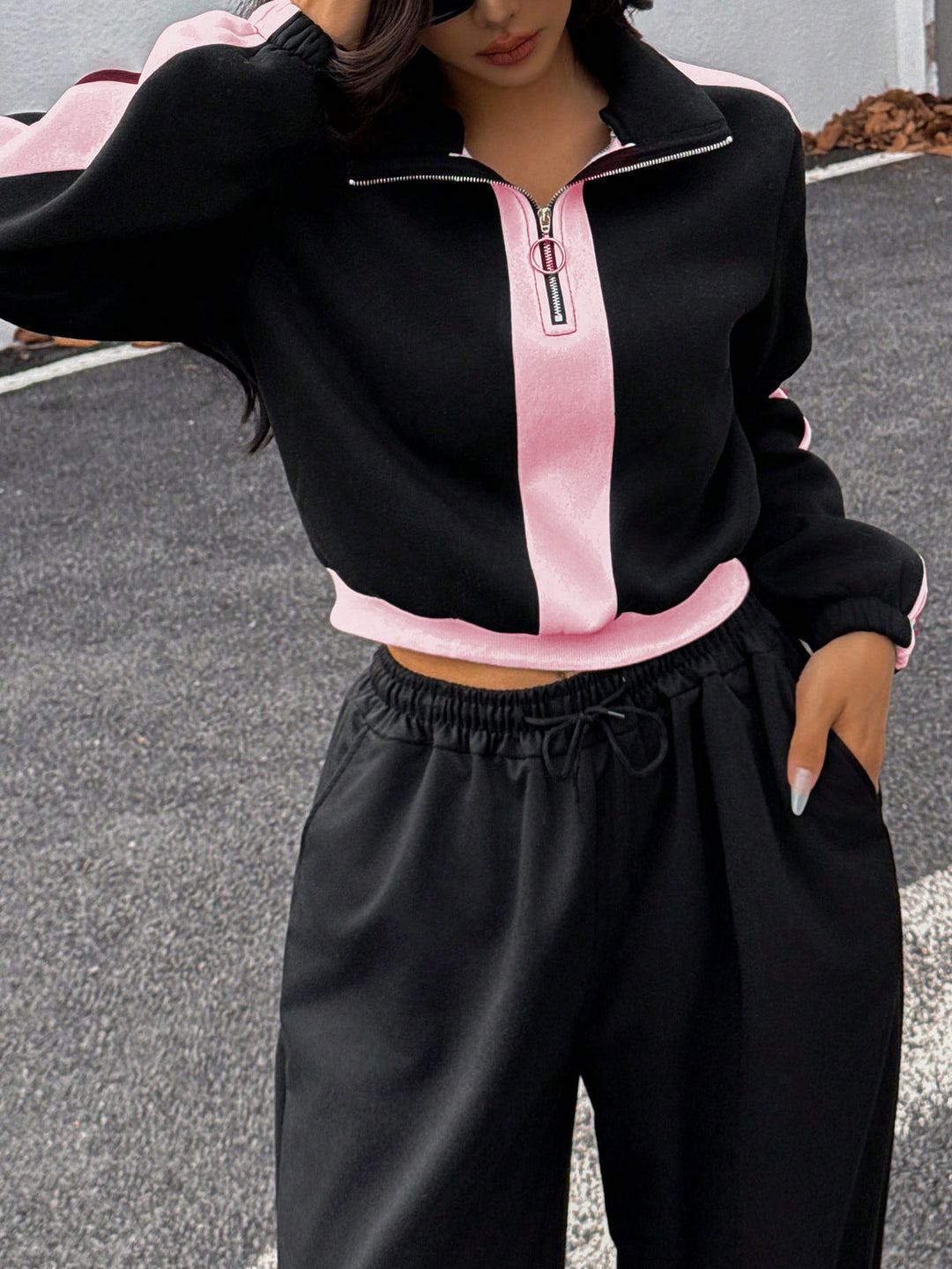 Damen kurzes Sweatshirt mit Halbreißverschluss und elastischer Bund Jogginghose Set – Avérine