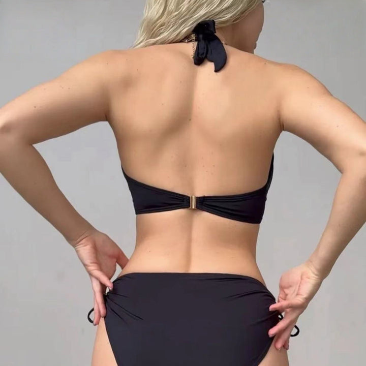 Damen Triangel-Bikini mit modischem Schnitt und dekorativem Verschluss Echo Archiv
