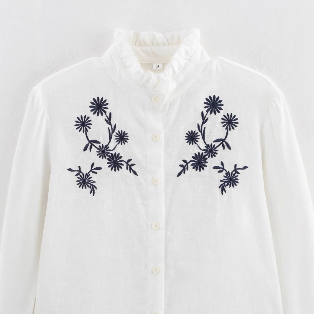 Damen nan bestickte Bluse mit Volumenärmeln und Rüschenstehkragen Echo Archiv