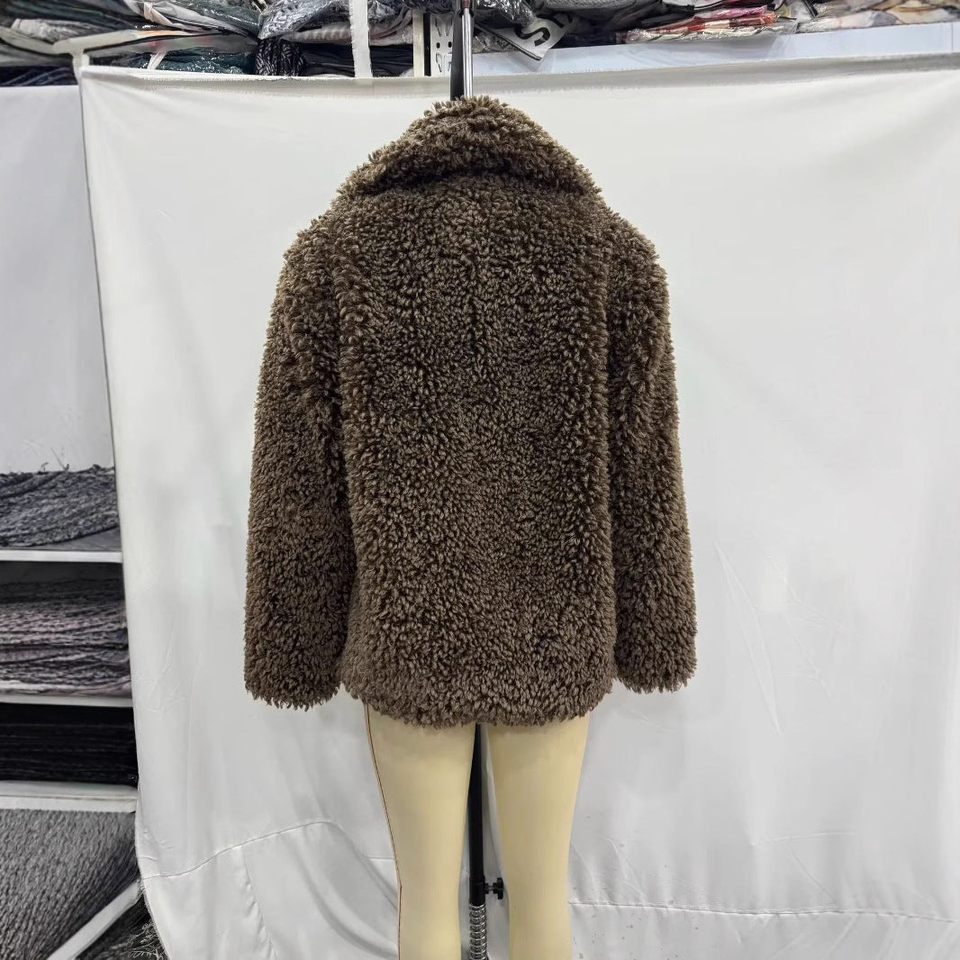Damen Teddyfell-Manteljacke mit großem Schalkragen, wärmender Wattierung und verdeckter Verschluss – Célinea