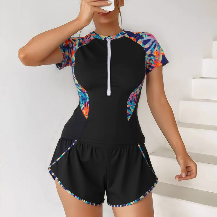 Damen Sportlicher Schwimmanzug mit innovativem Reißverschluss und stylischen kurzen Hosen Echo Archiv