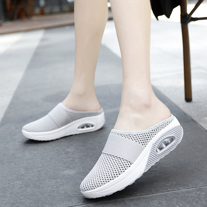 Damen Halbschuh-Slipper mit atmungsaktivem Strickobermaterial, elastischem Mittelfußriemen und Dämpfungssohle – Lioré