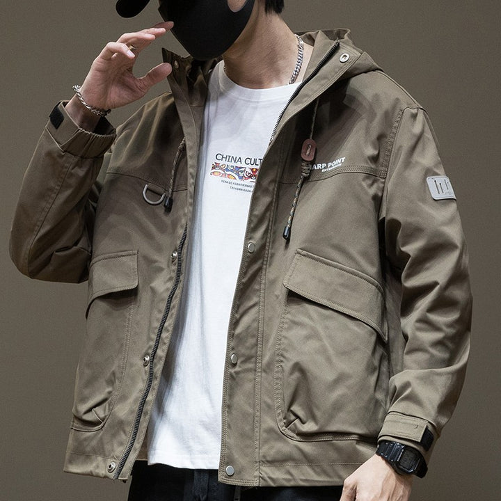 Herren multifunktionale Outdoor-Jacke mit praktischen Taschen und verstellbarem Kapuzenkragen Echoarchiv