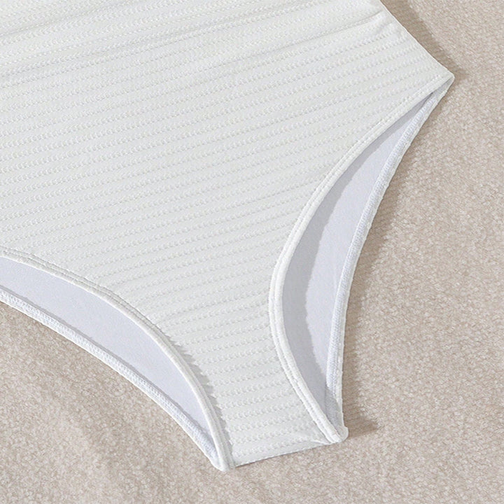 Damen Einteiler Badeanzug mit modischem Wickeldesign und aufregenden Cut-Out-Details Echo Archiv