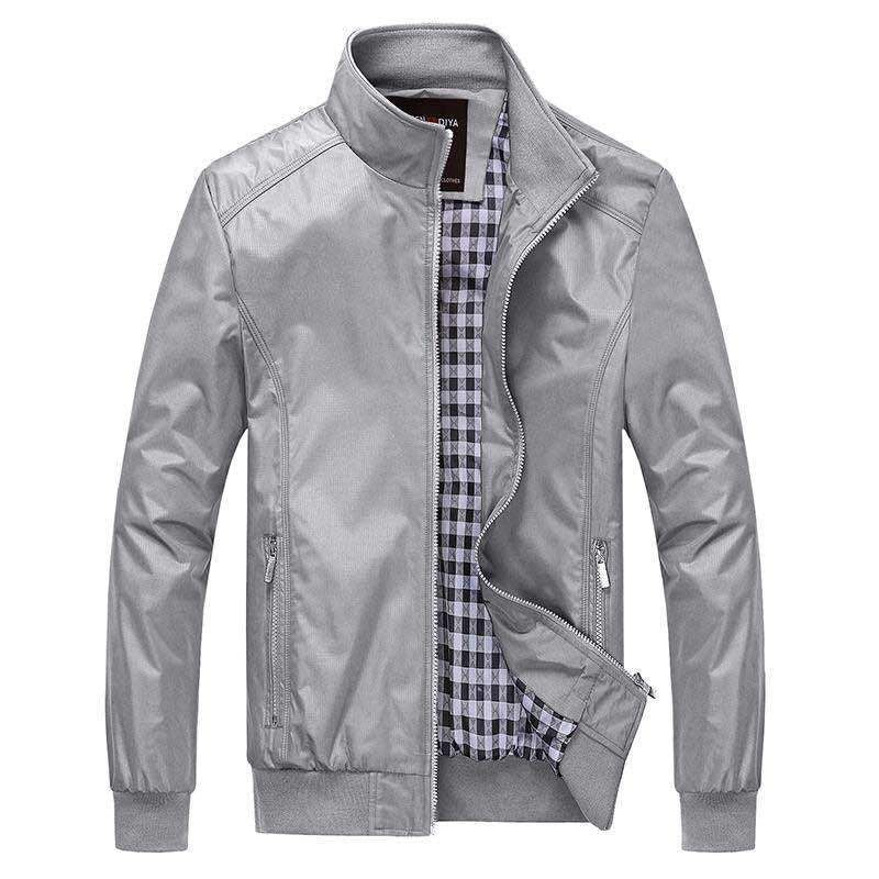 Herren Kurzblouson mit Stehkragen, Karo-Innenfutter und Rippenbündchen Echoarchiv