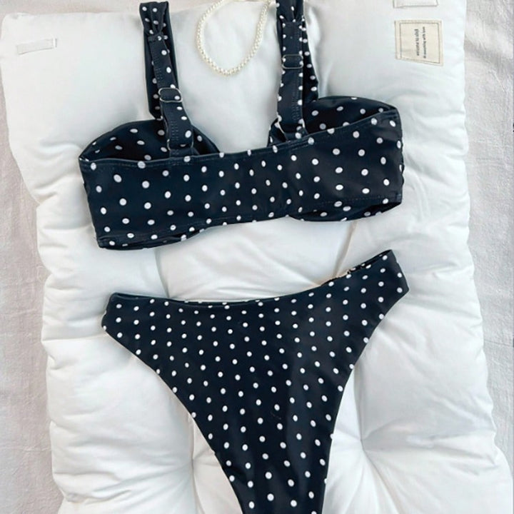 Damen Bikini-Set mit Rüschendetails und schimmerndem Muschel-Element Echo Archiv