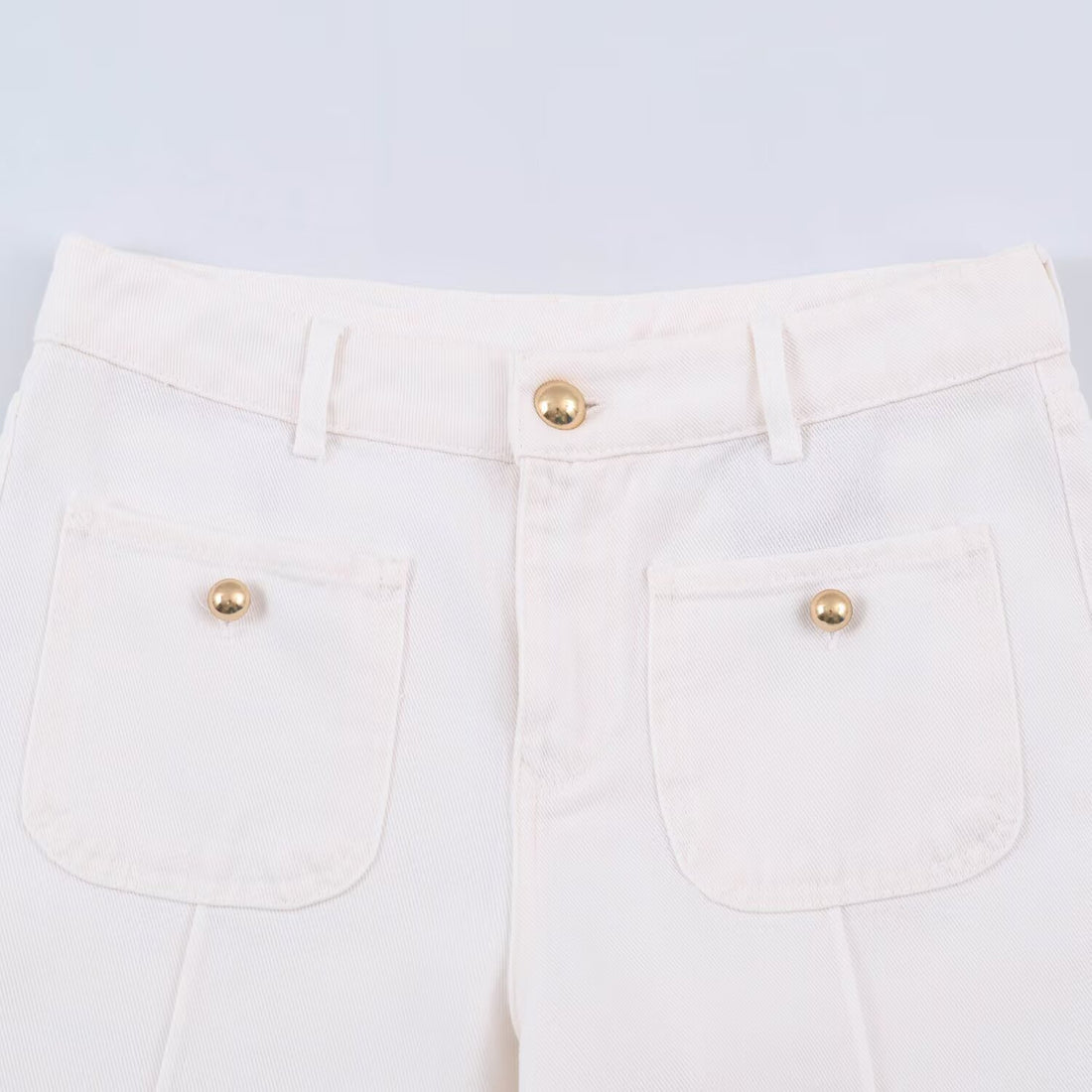 Damen High-Waist Wide‑Leg Jeans mit aufgesetzten Fronttaschen und Mittelnaht-Detail Echoarchiv